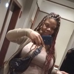 Meet your Posher, Denise